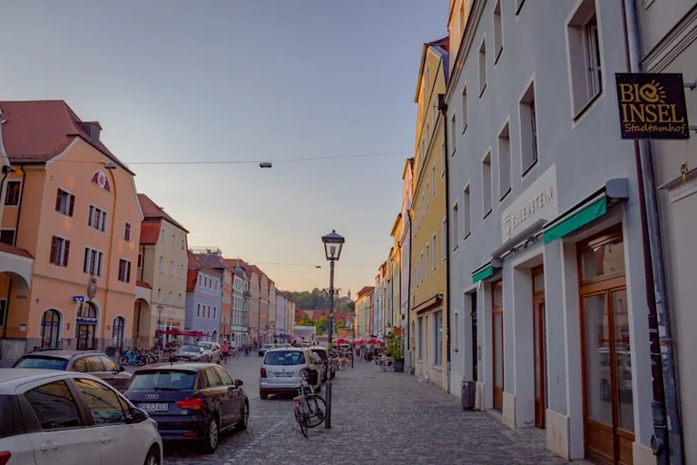 Bismarckplatz in Regensburg: Eine Stunde Stadtgeschichte