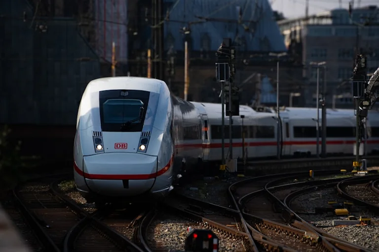 DB am 18. August: Verbindung vor der Abfahrt prüfen
