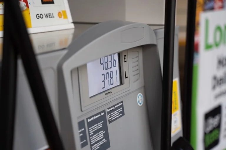 Tanken heute clever: Preisvergleich mit Umwegfaktor