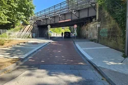 Wuppertal: Neuer Fußweg zwischen Schwarzbach und Nordbahntrasse