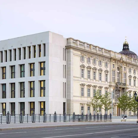 100 Jahre Kunst-Engagement: Jubiläumsschau im Humboldt Forum Berlin