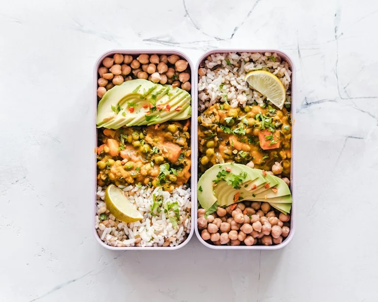 Meal Prep am Wochenende: Mittagessen flexibel vorbereiten