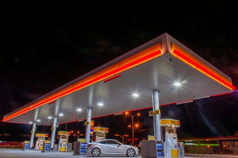 Tanken im September: Preise vergleichen und kurze Wege günstiger planen