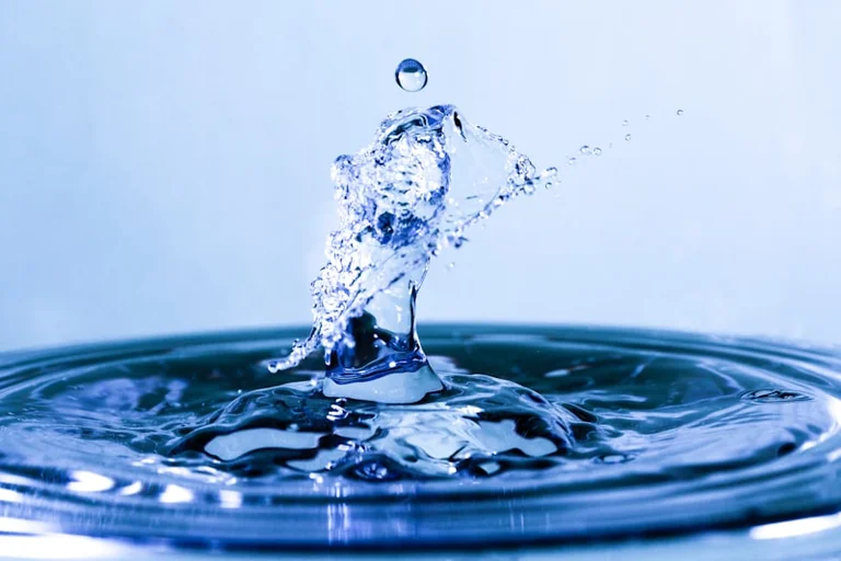 Von unruhigem Wasser träumen: Was Gefühle verraten
