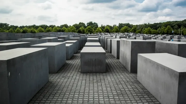 Erinnerungskultur im Gespräch: Studio Bonn am 13. November